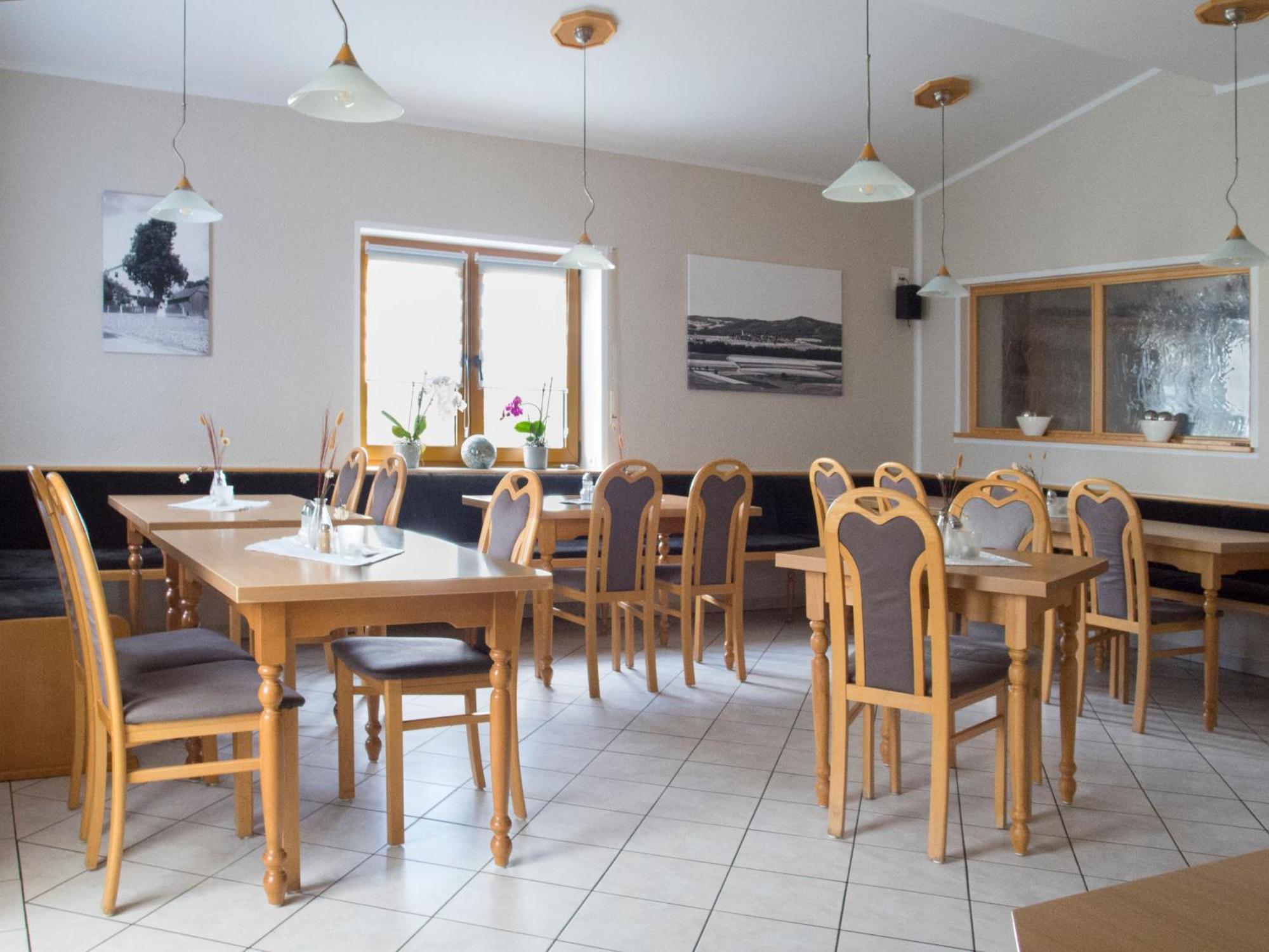 Landgasthof Benjamin Treffelstein Exteriör bild